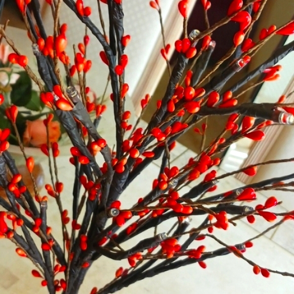 Autumn  Harvest decor/ lighted pip berry tree by valeri/Qvc,24" tall, brand new - Picture 2 of 10